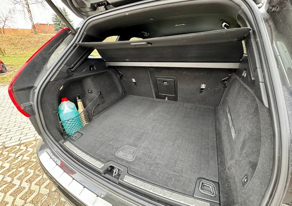 Volvo XC 60 cena 135000 przebieg: 107400, rok produkcji 2018 z Kłodzko małe 232